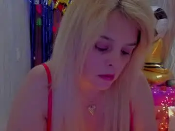 Chaturbate Live Sex Cam of adriiana_fox_