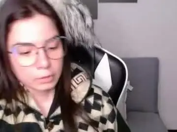 Chaturbate Live Sex Cam of wolfs_daughter