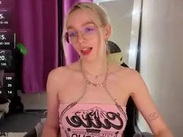 Chaturbate Live Sex Cam of rockett_bunny