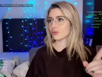 Chaturbate Live Sex Cam of kimilee22