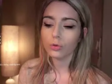 Chaturbate Live Sex of kimilee22