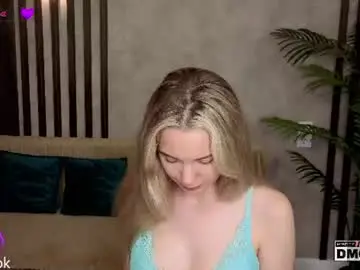 Chaturbate Free Live Porn of holl1would