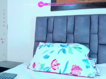 Chaturbate Live Sex Cam of vahiolet_smith