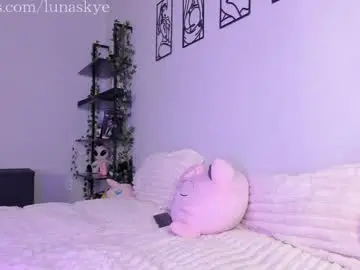 Chaturbate Adult Webcam of xlunaskye