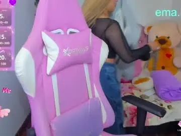 Chaturbate Live Sex Cam of ema_tayy