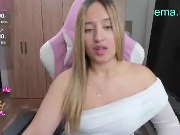 Chaturbate Adult Webcam of ema_tayy