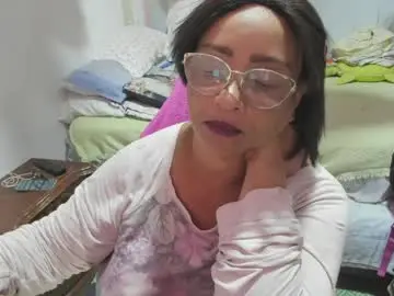 Chaturbate Live Sex Cam of mrs_mommy