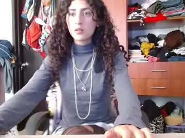 Chaturbate Live Sex Cam of malitamuymal22