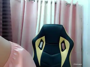 Chaturbate Live Sex Cam of pinay_cristine