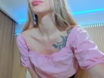 Chaturbate Live Sex Cam of mila_polly_and_forester