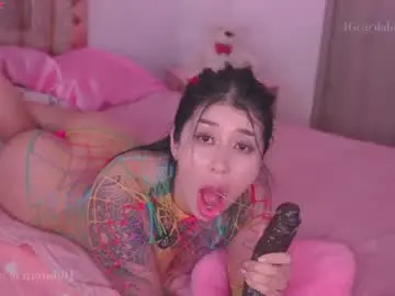 Chaturbate Free Porn Cam of hilary_jones_22