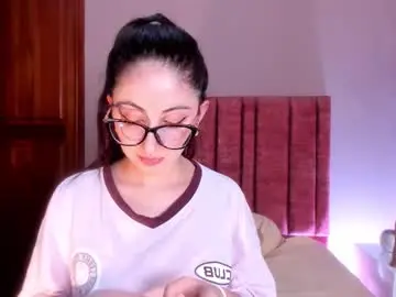 Chaturbate Live Sex Cam of emilyywatson