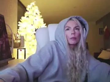 Chaturbate Live Sex Cam of tinykylie