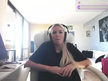 Chaturbate Watch Live Sex Cams of tinykylie