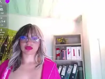 Chaturbate Live Sex Cam of saraa_love_