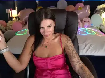 Chaturbate Live Sex Cam of isabellafoxyy