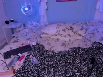 Chaturbate Live Sex Cam of leeah_carter