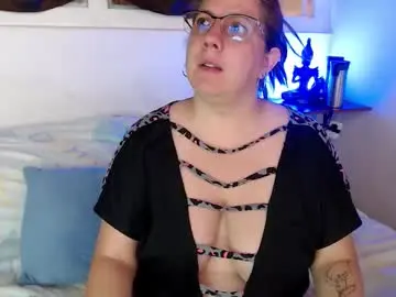 Chaturbate Live Sex Cam of katiee_jones_