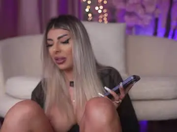 Chaturbate Live Sex Cam of bella_blonda
