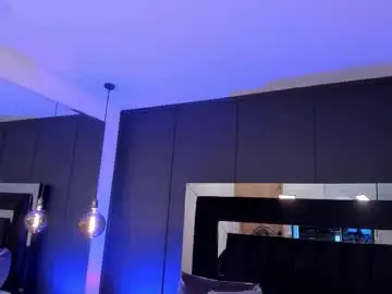 Chaturbate Best live sex cam show of emiliee_xx