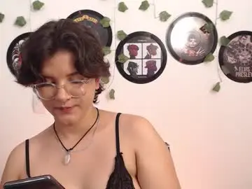 Chaturbate Live Sex Cam of sophie_ross1
