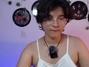 Chaturbate Free Porn Cam of sophie_ross1