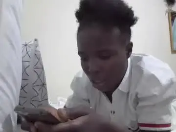 Chaturbate Live Sex Cam of pretty_petite_ebony