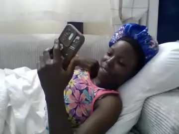 Chaturbate Nude Webcam of pretty_petite_ebony