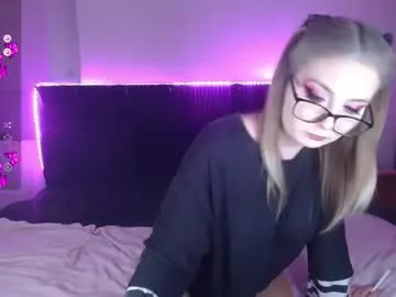 Chaturbate Watch Live Sex Cams of shysweetrish