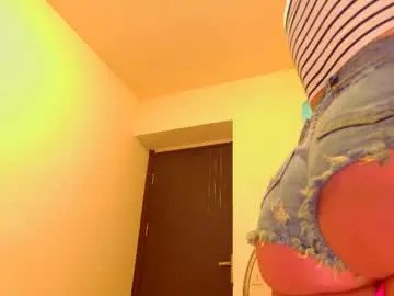 Chaturbate Live Sex Cam of agatha137