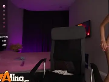 Chaturbate Live Sex Cam of fox_alina