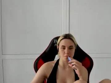 Chaturbate Adult Video Chat of tayla_shy
