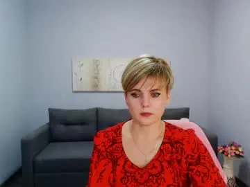 Chaturbate Live Sex Cam of julia_wilsons