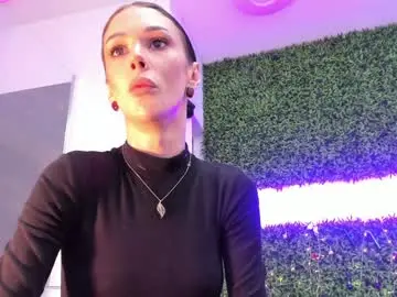 Chaturbate Live Sex Cam of hotfallingdevil