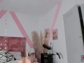 Chaturbate Live Sex Cam of isabella_whiite