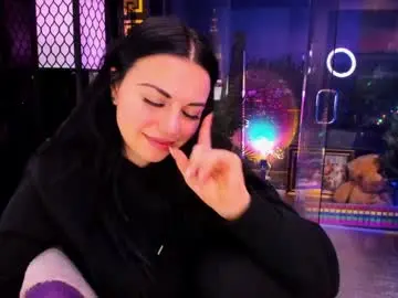 Chaturbate Live Sex Cam of alma_pearl