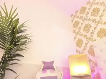 Chaturbate Free Porn Cam of ema_lambert