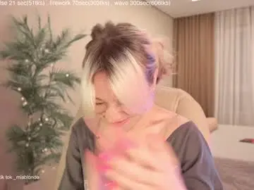 Chaturbate Live Sex of mia_milagros