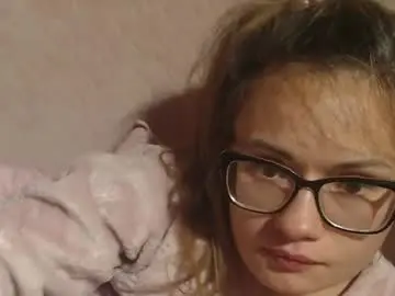 Chaturbate Live Sex Cam of flowercandydoll13