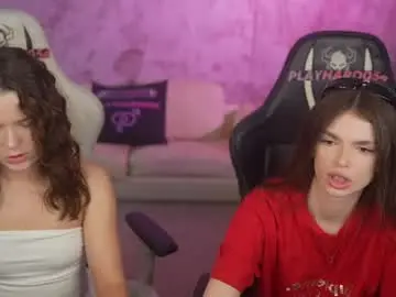 Chaturbate Live Sex Cam of kira0541