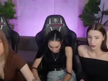Chaturbate Live Sex Cam of kira0541