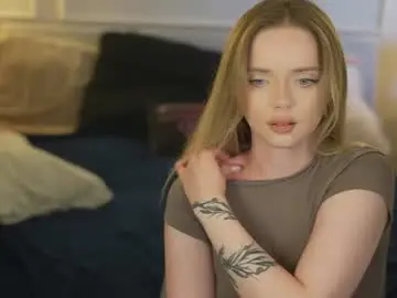 Chaturbate Live Sex Cam of kira0541