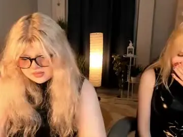 Chaturbate Live Sex Cam of lilithnelson