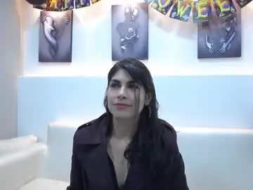 Chaturbate Adult Webcam of melodiroux_