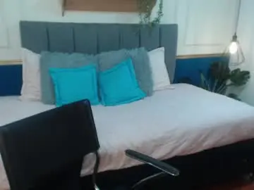 Chaturbate Live Sex Cam of khalia_