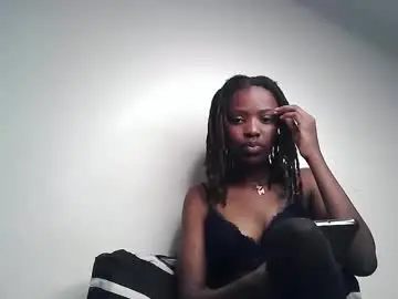 Chaturbate Sex Chat of petiteebony_22