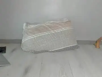 Chaturbate Live Sex Cam of bigtroublelittlechina