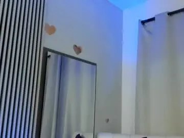 Chaturbate Sex Chat of emma_and_aysha