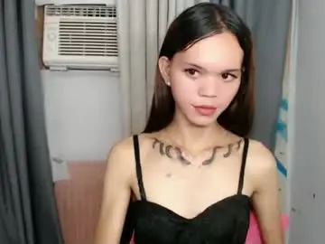 Chaturbate Live Sex Cam of holy_maxine