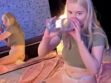 Chaturbate Live Sex of lillie_berry